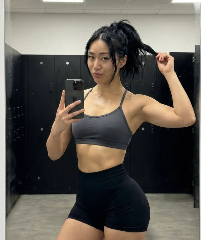 Profile / Avatar - Gym Mirror Selfie with Post-Workout Glow (iPhone Style)