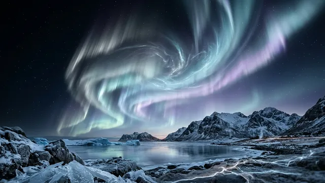 UI-Optimized Ethereal Aurora 8K Wallpaper